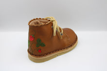 Petit Nord Wild Strawberries scallop boot