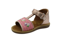 pom d'api eerste sandaaltje azalea