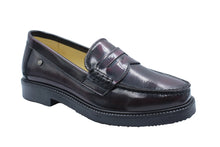 confetti loafer burdeos