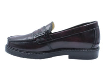 confetti loafer burdeos