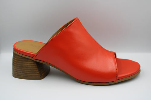 Angulus slip-on met hak coral