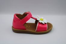 Pom d'Api eerste sandaaltje pink neon met bloem