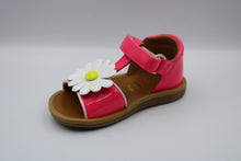 Pom d'Api eerste sandaaltje pink neon met bloem