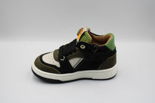 Poldino eerste sneakertje Sottobosco