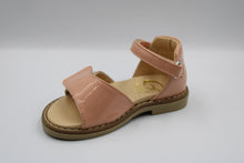 gallucci eerste sandaaltje nude