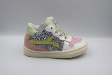 Rondinella eerste sneakertje Vernice