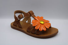 Pom d'Api sandaal big flower camel