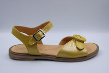 rondinella sandaal giallo met gesp