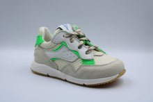 ocra eerste runnertje yoghurt met fluogroene accenten