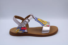 pom d'api sandaal plagette papillon laminato