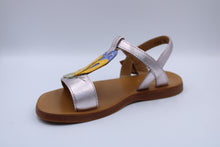 pom d'api sandaal plagette papillon laminato