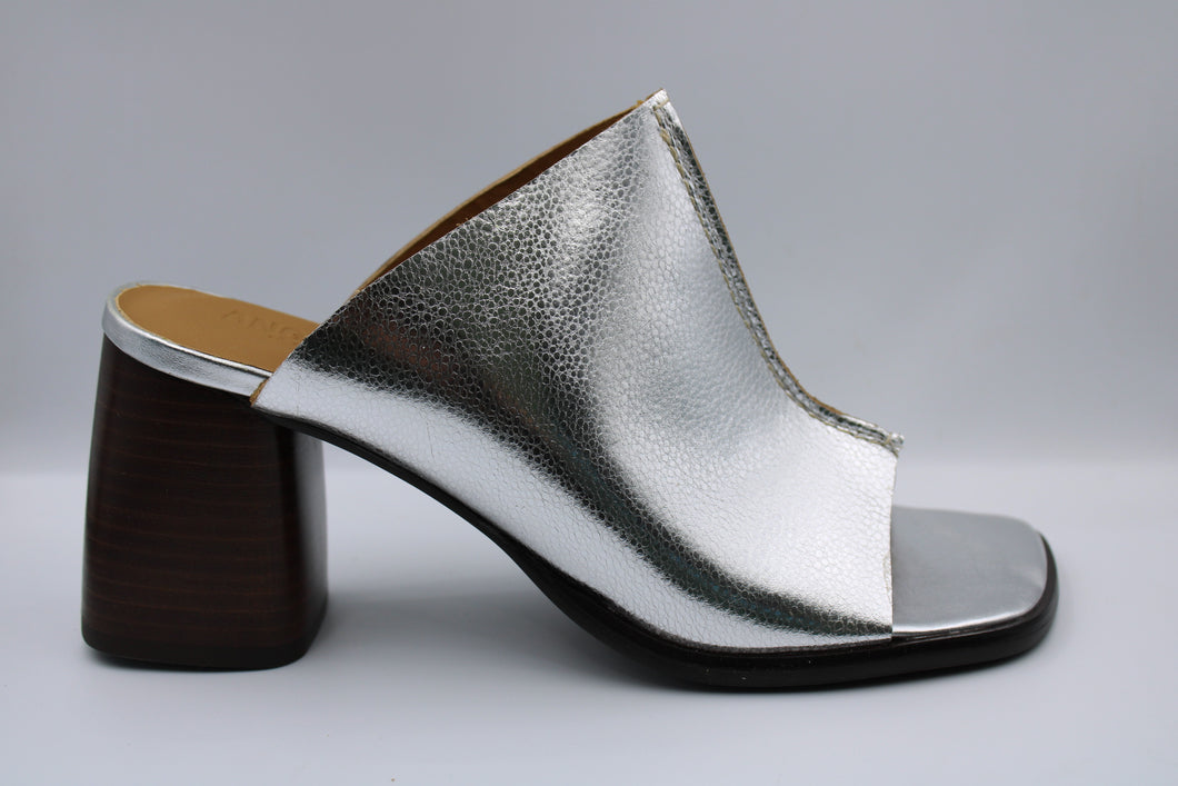 Angulus slip-on met hak silver