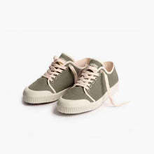 Spring Court G2 retro heavy twill khaki / off white