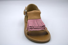 Gallucci eerste camel sandaal met roze fringes