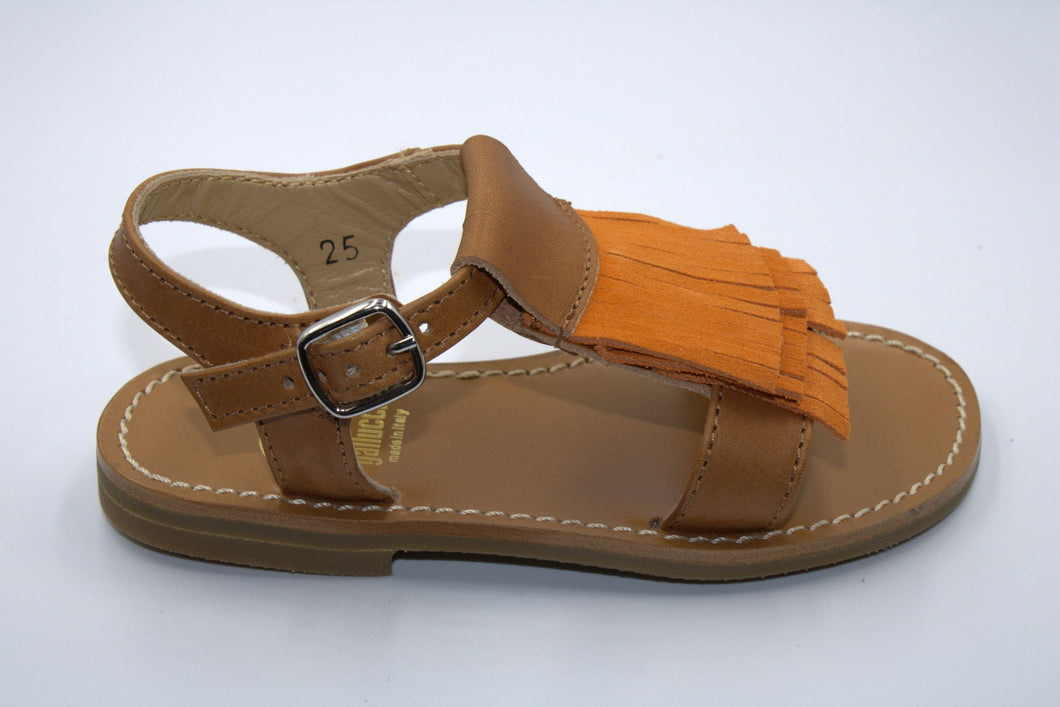 Gallucci camel sandaal met oranje fringes