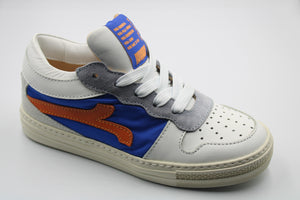 Rondinella witte sneaker met blauwe en oranje accenten