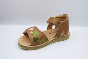 Petit Nord Blooming Clover Scallop Velcro Sandal Latte