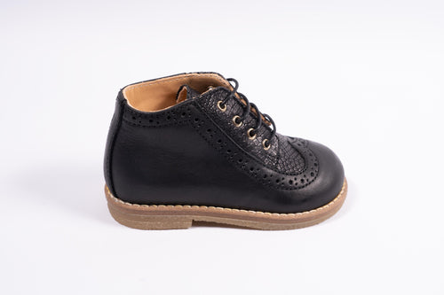 ocra eerste stapper zwart met brogue details