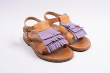 gallucci camel sandaal met lila fringes